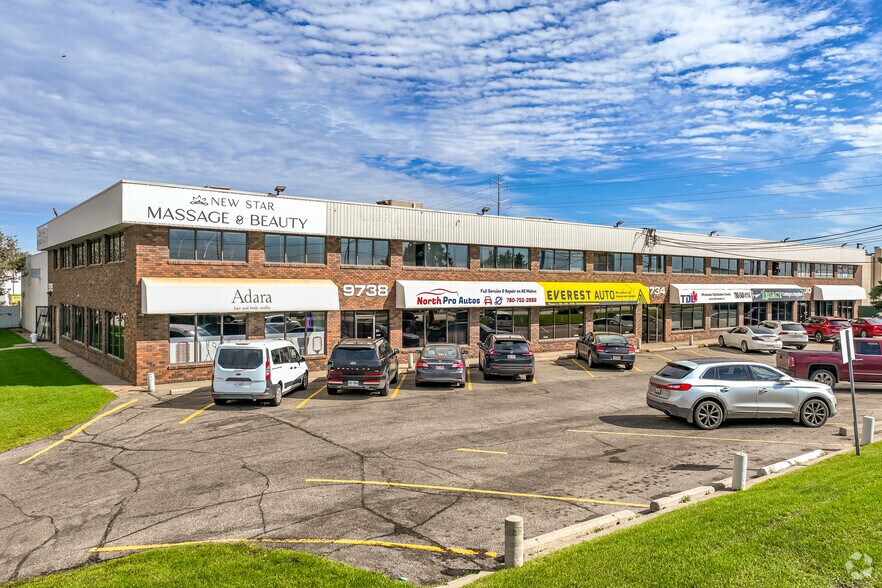 9730-9738 51st Ave NW, Edmonton, AB à louer - Photo de l’immeuble – Image 2 sur 7