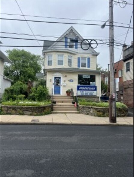 2205 Mount Carmel Ave, Glenside, PA à louer - Photo de l’immeuble – Image 2 sur 4