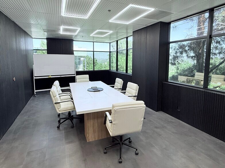31 Journey, Aliso Viejo, CA à louer - Photo de l’immeuble – Image 2 sur 10