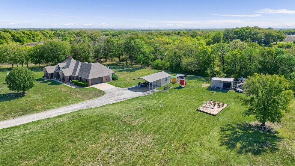 688 Harris Rd, Gunter, TX à vendre - Photo de l’immeuble – Image 2 sur 15