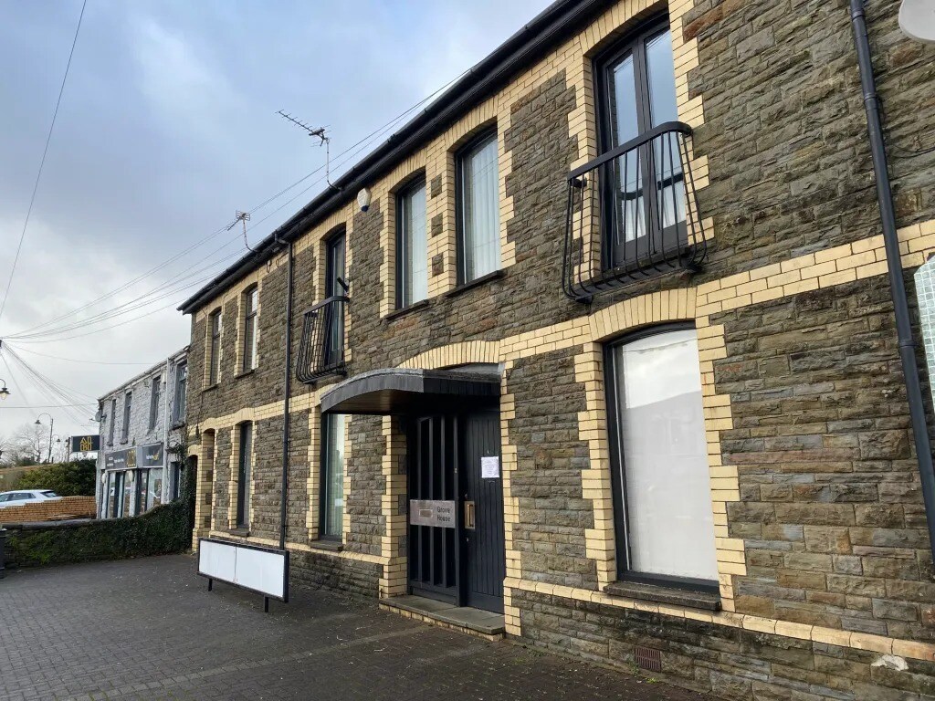 21-25 Talbot Rd, Pontyclun à vendre Photo de l’immeuble– Image 1 sur 3