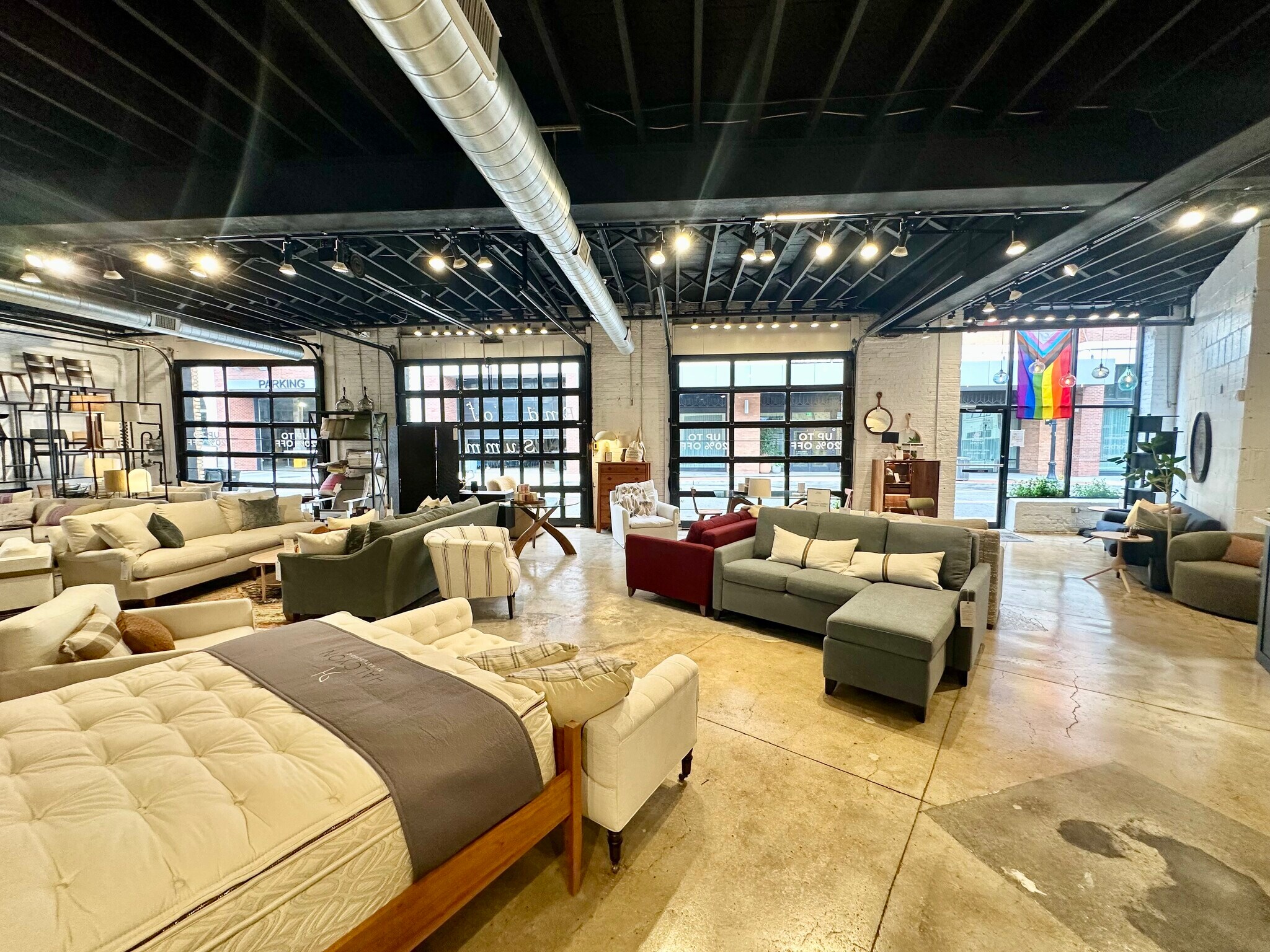 348-360 Bloomfield Ave, Montclair, NJ à louer Photo principale– Image 1 sur 14