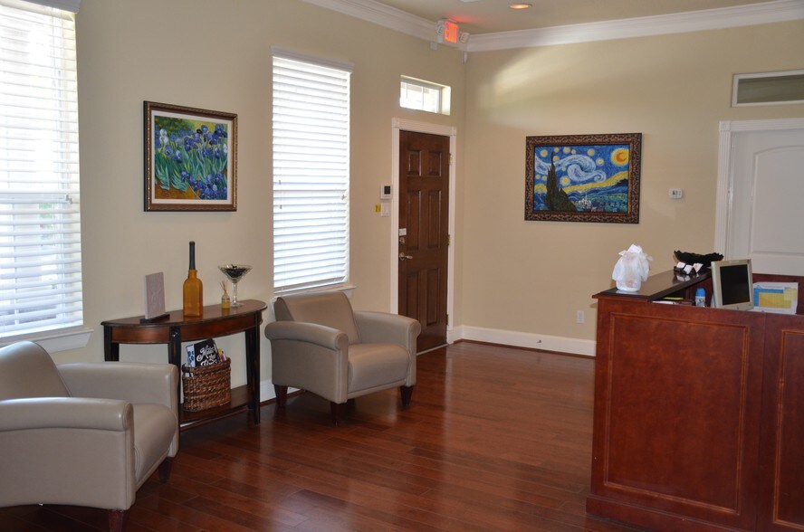 25511 Budde Rd, The Woodlands, TX à vendre - Photo de l’immeuble – Image 2 sur 36