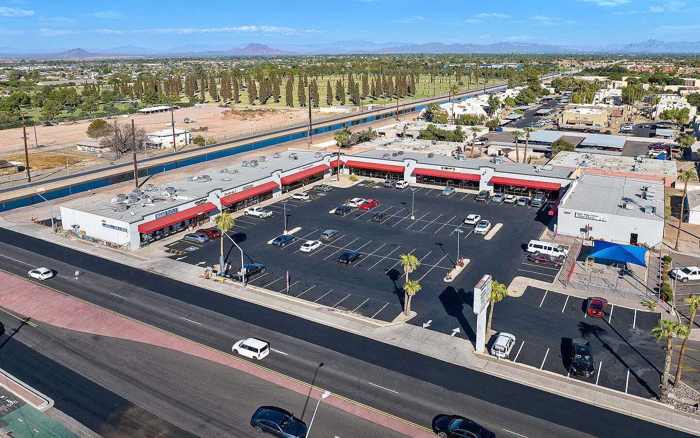 1207 N Country Club Dr, Mesa, AZ à vendre Photo principale– Image 1 sur 7