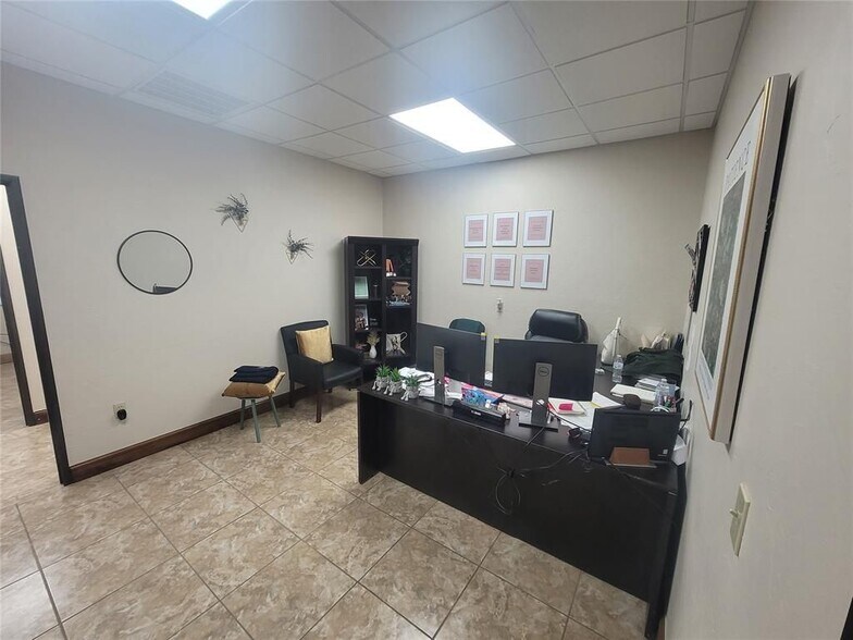 912 Messenger Ln, Moore, OK à vendre - Photo de l’immeuble – Image 2 sur 23
