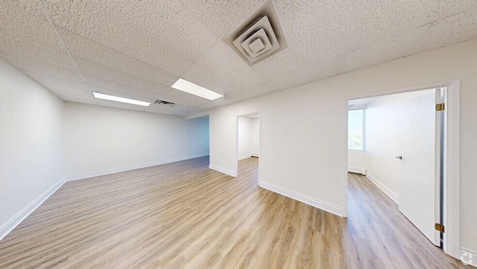 111 Waterloo St, London, ON à louer - Numérisation 3D Matterport – Image 2 sur 6