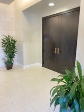 17425 Bridge Hill Ct, Tampa, FL à louer Photo intérieure– Image 2 sur 9