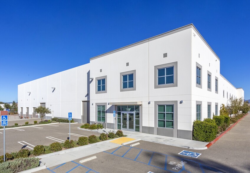 1401 W Fairway Dr, Santa Maria, CA à vendre - Photo de l’immeuble – Image 3 sur 25