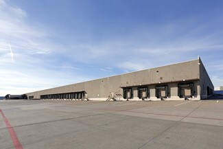 Plus de détails pour 1717 W Airfield Dr, Dfw Airport, TX - Industriel/Logistique à louer