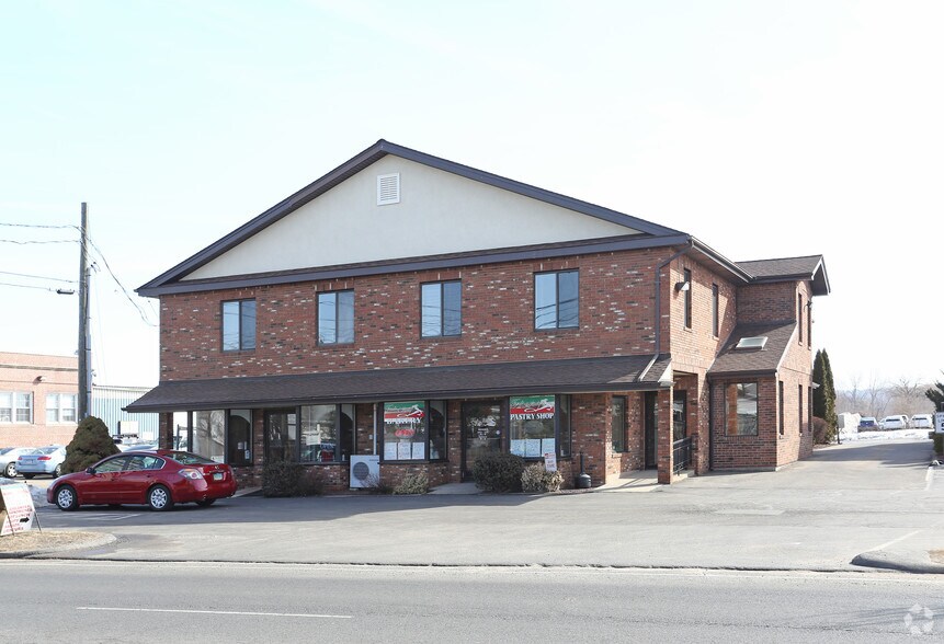 660-670 Newfield St, Middletown, CT à louer - Photo de l’immeuble – Image 2 sur 5