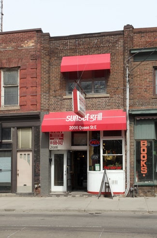Plus de détails pour 2006 Queen St E, Toronto, ON - Local commercial à vendre