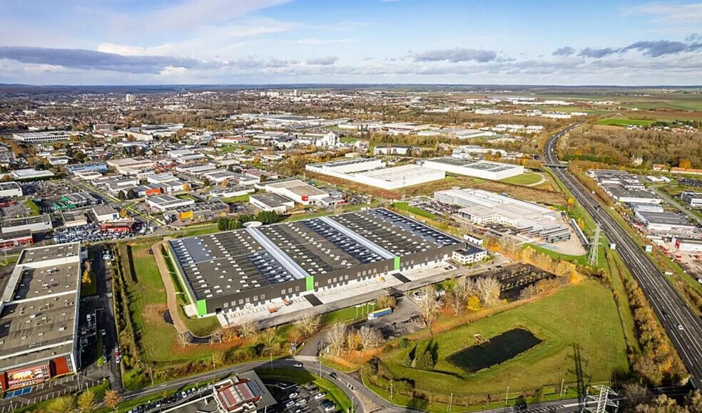 Industriel/Logistique dans Allonne à louer - Photo de l’immeuble – Image 1 sur 13