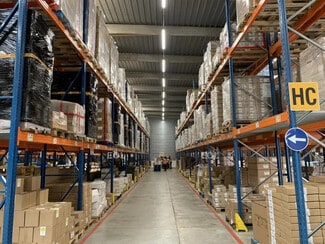 Plus de détails pour Local d'activités à louer