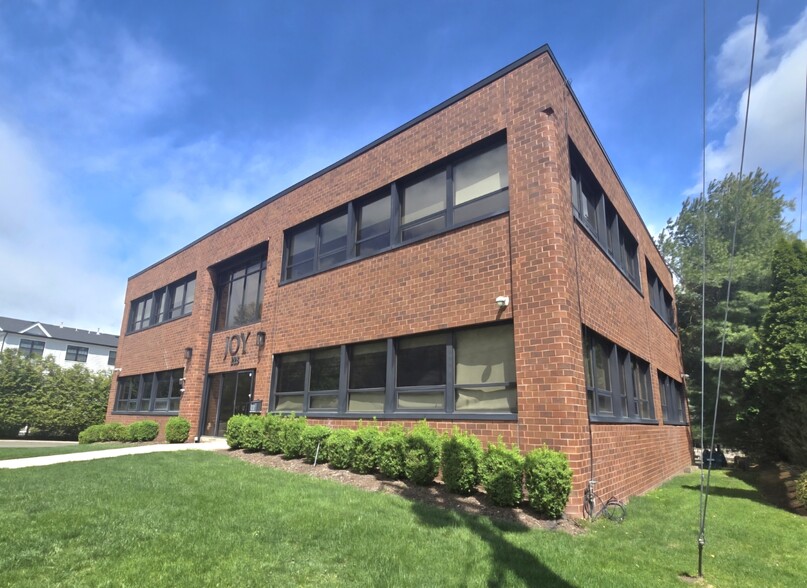 228 Rivervale Rd, River Vale, NJ à vendre - Photo de l’immeuble – Image 3 sur 35