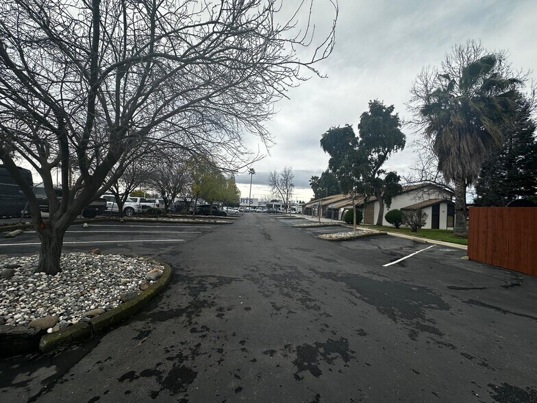 5250 Date Ave, Sacramento, CA à louer - Photo de l’immeuble – Image 2 sur 8