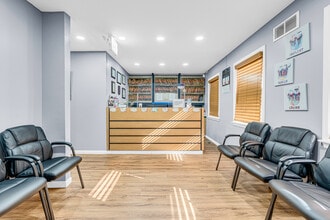 553 Chilton St, Elizabeth, NJ à louer Hall d’entrée– Image 2 sur 14