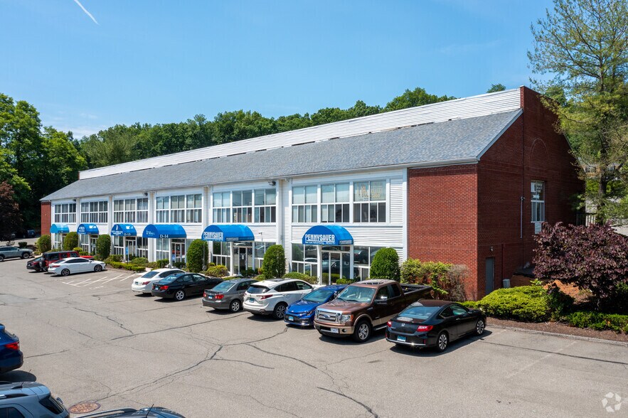246 Federal Rd, Brookfield, CT à louer - Photo de l’immeuble – Image 1 sur 3