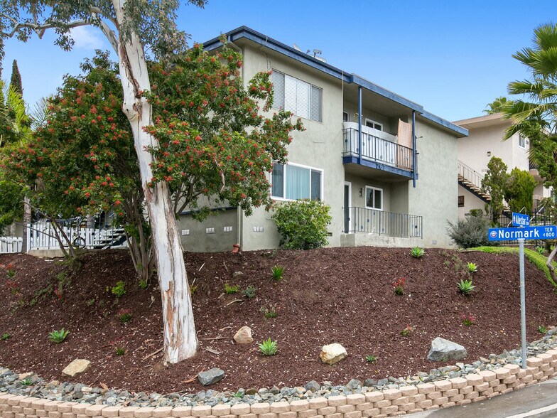 267 Alestar St, Vista, CA à vendre - Photo de l’immeuble – Image 2 sur 15