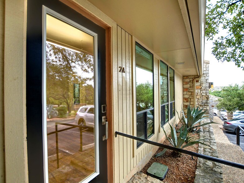 5450 Bee Caves Rd, Austin, TX à louer - Photo de l’immeuble – Image 2 sur 4