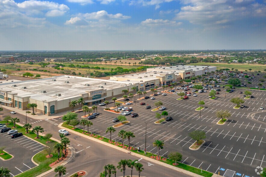 419 E Trenton Rd, Edinburg, TX à louer - Photo de l’immeuble – Image 2 sur 16