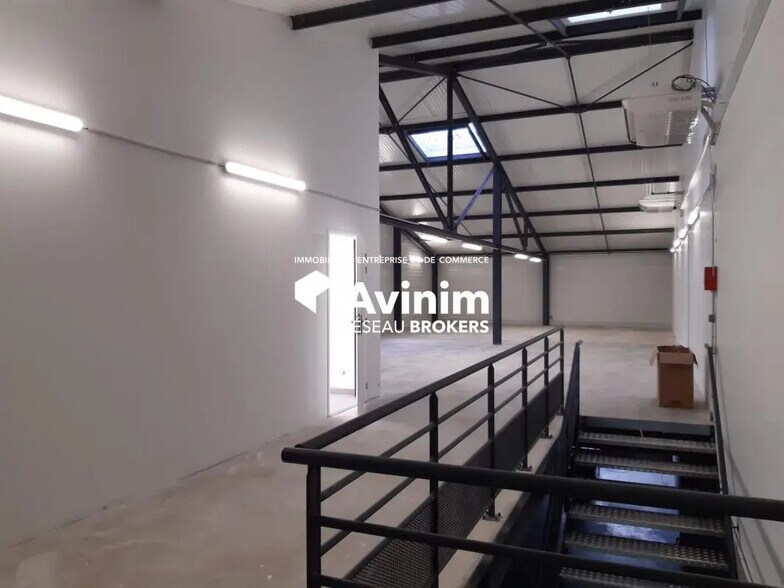 Industriel/Logistique dans Chambéry à vendre - Photo intérieure – Image 3 sur 9