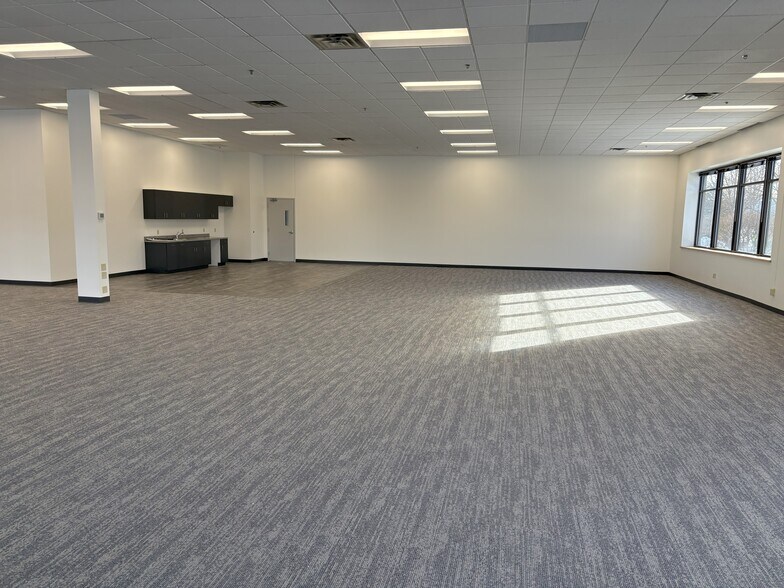 5910 Rice Creek Pky, Shoreview, MN à louer - Photo de l’immeuble – Image 2 sur 10