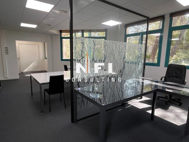 Plus de détails pour Bureau à louer