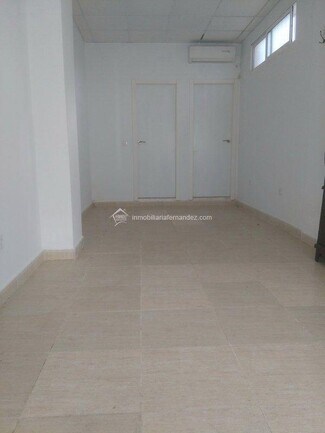 Plus de détails pour Local commercial à louer