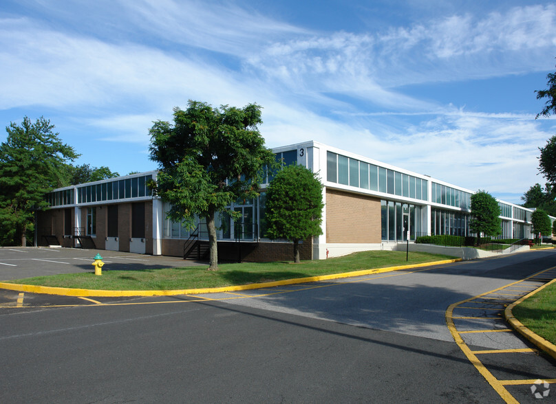 3 Westchester Plz, Elmsford, NY à louer - Photo de l’immeuble – Image 1 sur 3