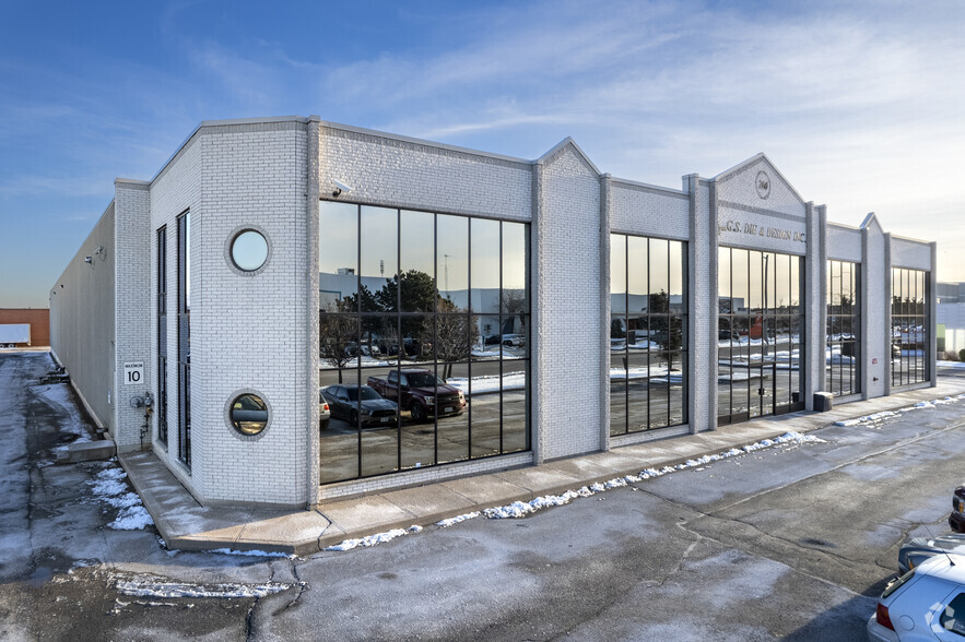 260 Superior Blvd, Mississauga, ON à louer - Photo principale – Image 1 sur 9