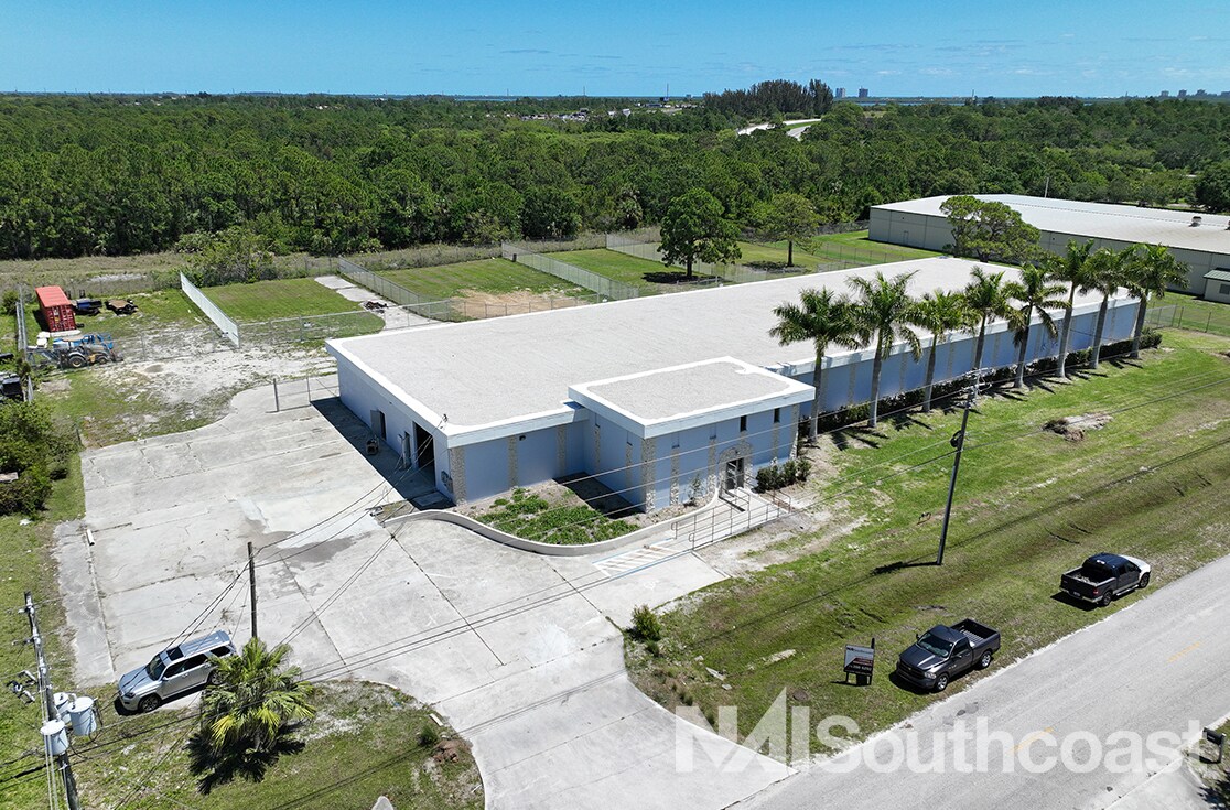 2700 Industrial Avenue 3, Fort Pierce, FL à louer Photo de l’immeuble– Image 1 sur 15