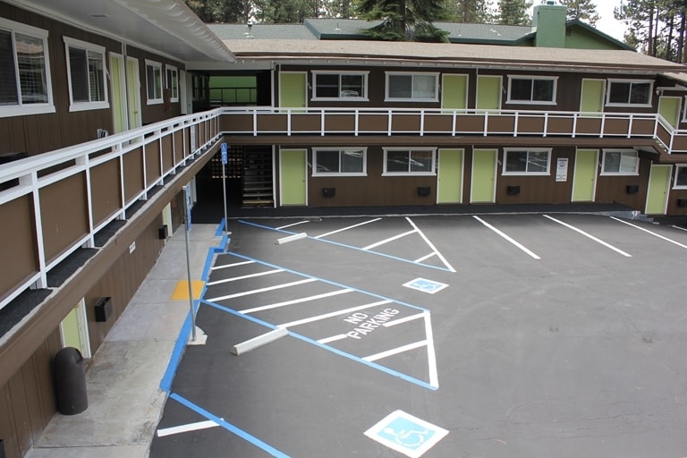 932 Poplar St, South Lake Tahoe, CA à vendre - Photo principale – Image 1 sur 1