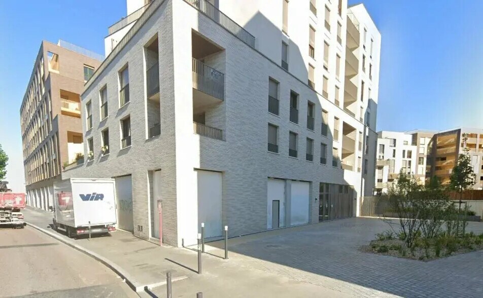 Local commercial dans Montreuil à louer - Photo de l’immeuble – Image 2 sur 7