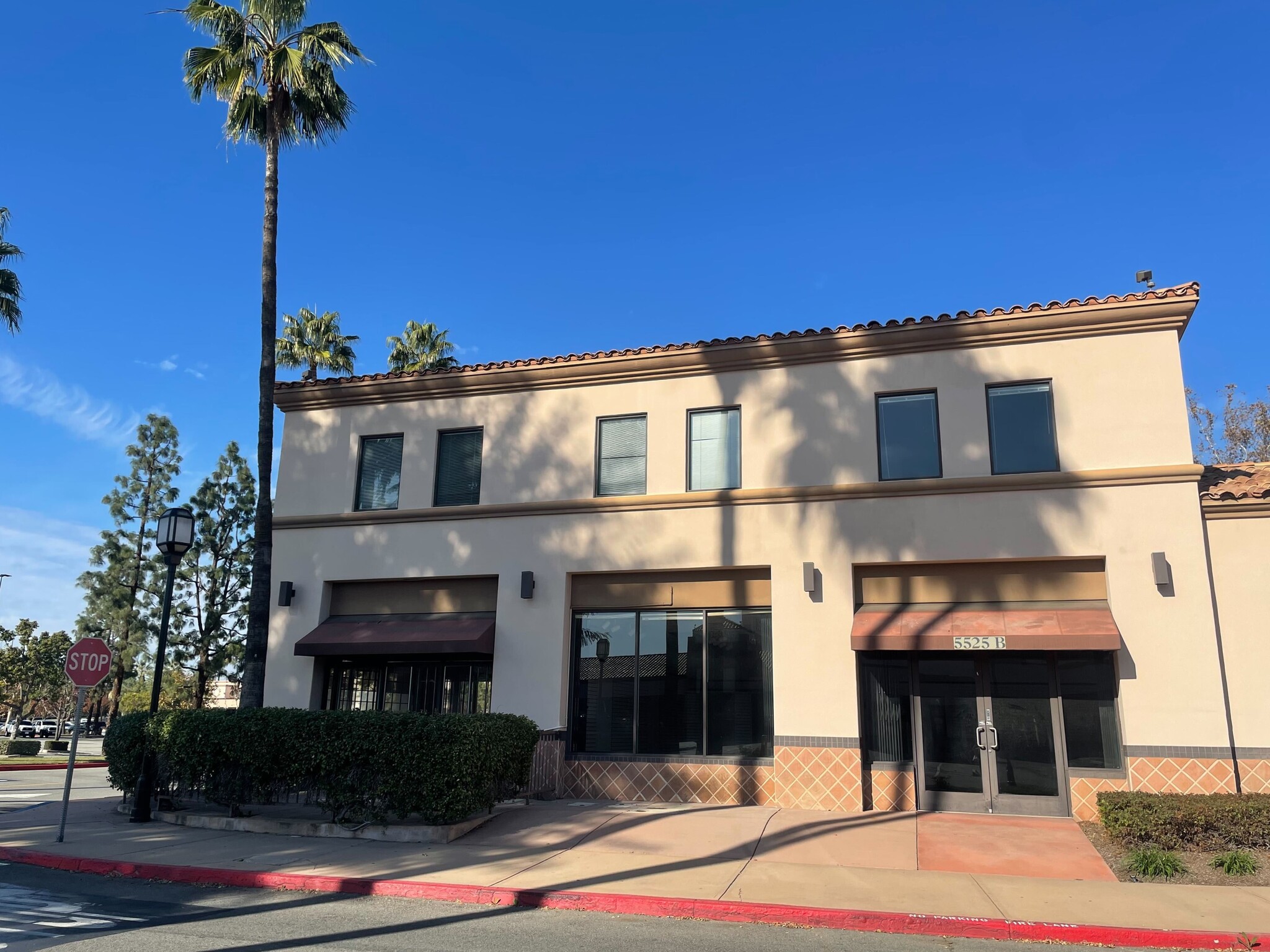 5533-5549 Philadelphia St, Chino, CA à louer Photo de l’immeuble– Image 1 sur 7