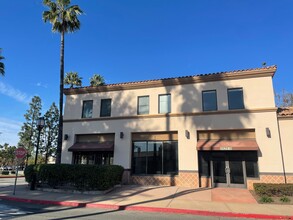 5533-5549 Philadelphia St, Chino, CA à louer Photo de l’immeuble– Image 1 sur 7