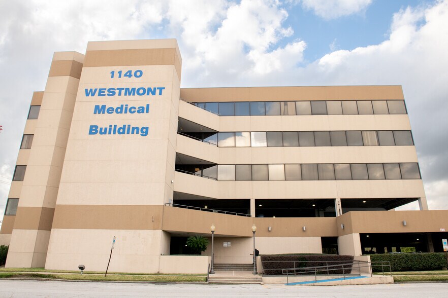 1140 Westmont Dr, Houston, TX à louer - Photo de l’immeuble – Image 3 sur 17