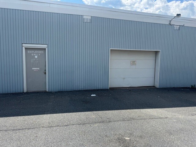 133 S West End Blvd, Quakertown, PA à louer - Photo de l’immeuble – Image 2 sur 12