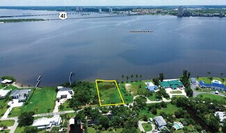 Plus de détails pour 740 Overiver Dr, North Fort Myers, FL - Terrain à vendre