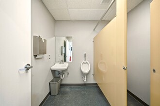 11887-11897 Belden Ct, Livonia, MI à louer Photo intérieure– Image 2 sur 23