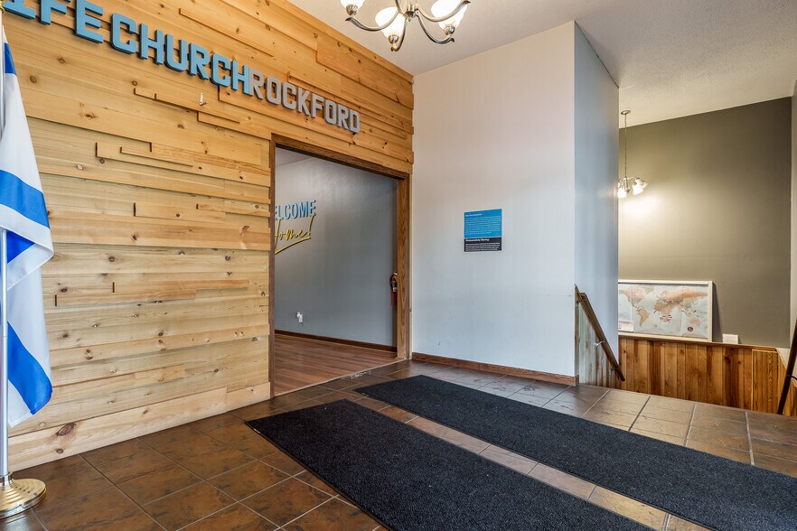 4312 20th St, Rockford, IL à vendre - Photo de l’immeuble – Image 3 sur 87