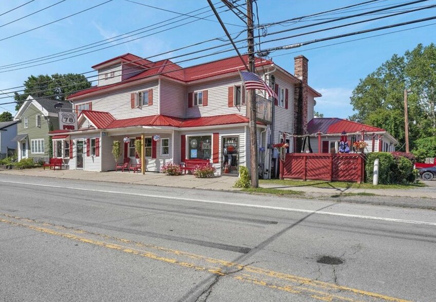 3974 Main St, Strykersville, NY à vendre - Photo de l’immeuble – Image 2 sur 47