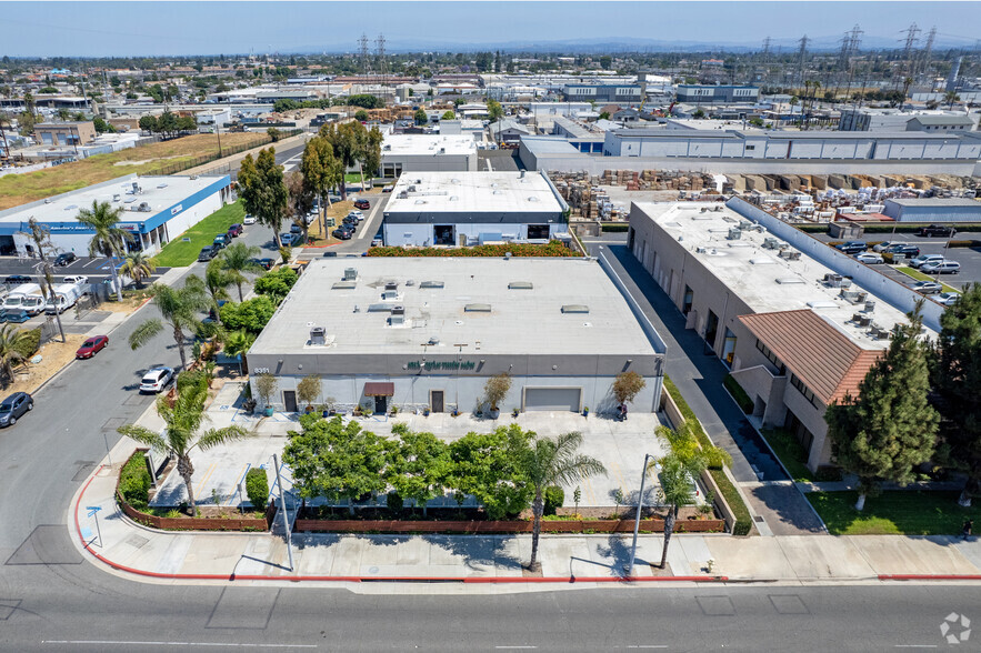 8351 Katella Ave, Stanton, CA à vendre - Photo de l’immeuble – Image 1 sur 24