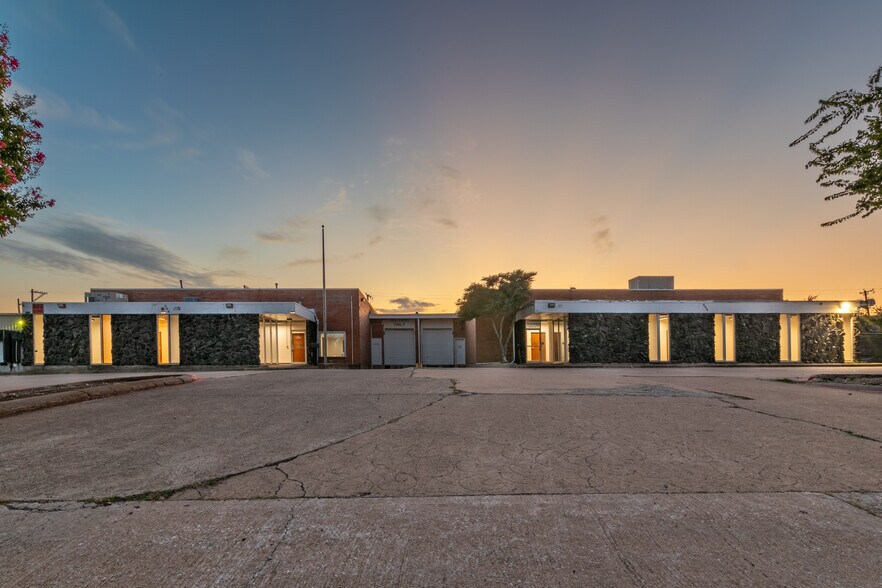609 112th St, Arlington, TX à louer - Photo de l’immeuble – Image 1 sur 16