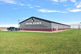Plus de détails pour 1001 High Prairie Dr, Athens, IL - Local commercial à vendre