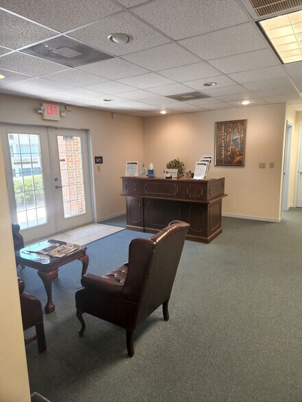 2154 Seven Springs Blvd, New Port Richey, FL à louer - Hall d’entrée – Image 3 sur 6