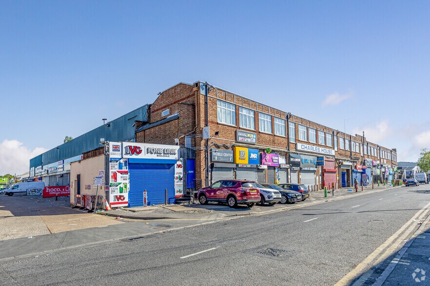 Bridge Rd, Southall à louer - Photo principale – Image 1 sur 9