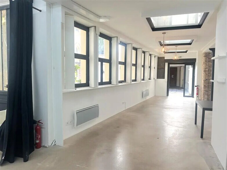 Bureau dans Paris à louer - Photo de l’immeuble – Image 1 sur 8