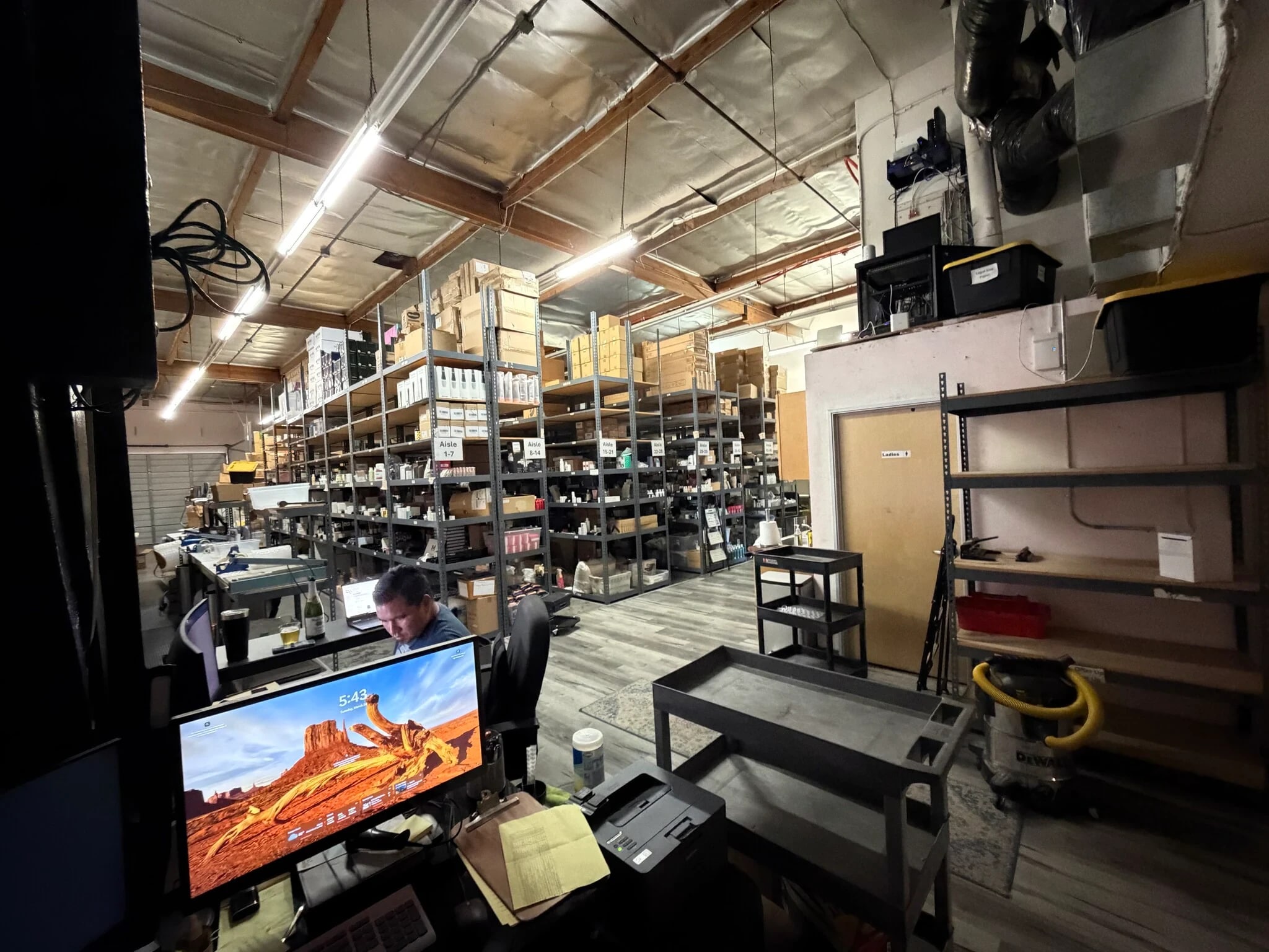 17831 Sky Park Cir, Irvine, CA à louer Photo intérieure– Image 1 sur 3