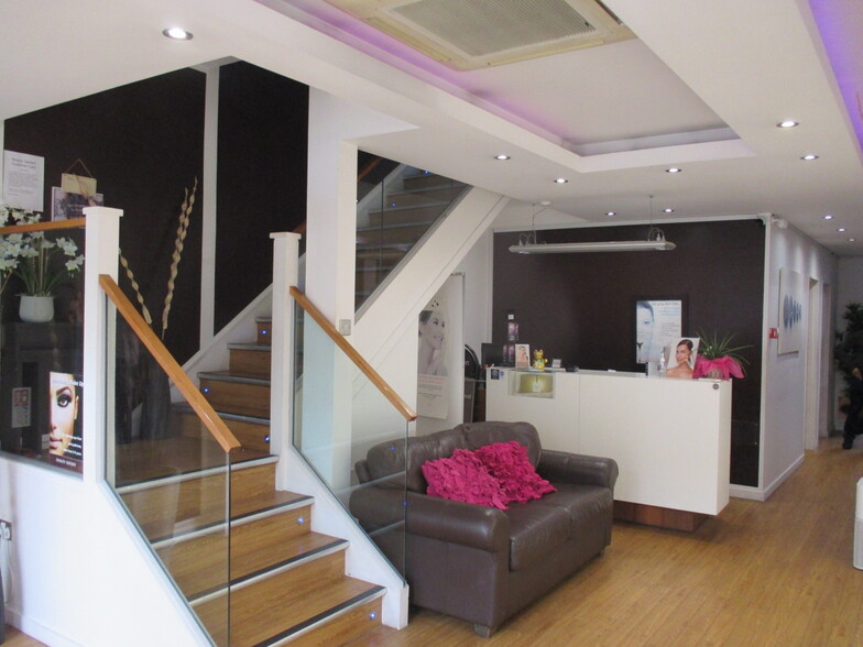 3 Stanmore Hl, Stanmore à vendre - Photo intérieure – Image 3 sur 5