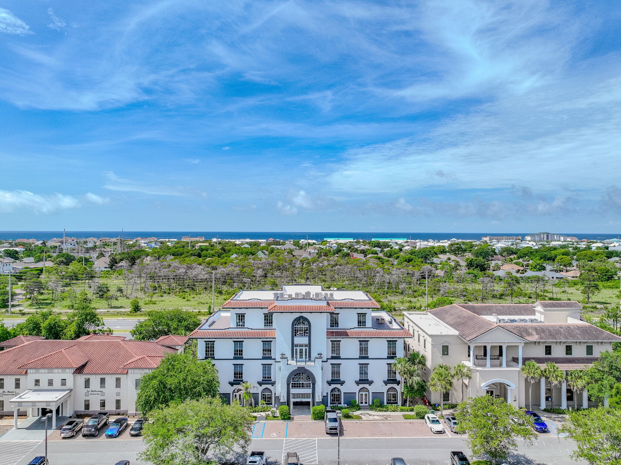 4460 Legendary Dr, Destin, FL à louer Photo de l’immeuble– Image 1 sur 15
